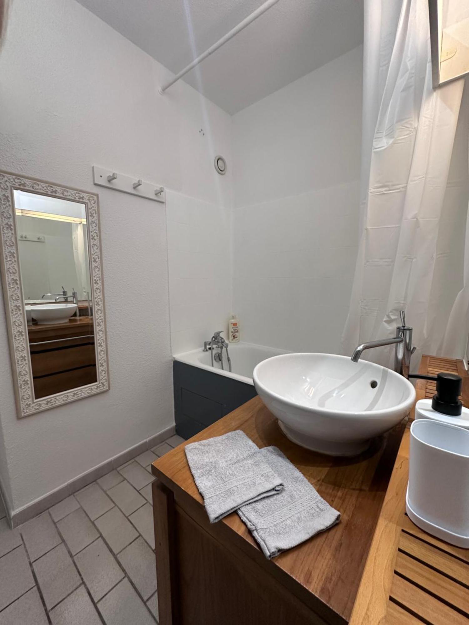 Studio Sur Le Port De Hyeres - A 2Min Des Plages, Clim & Balcon Exteriér fotografie