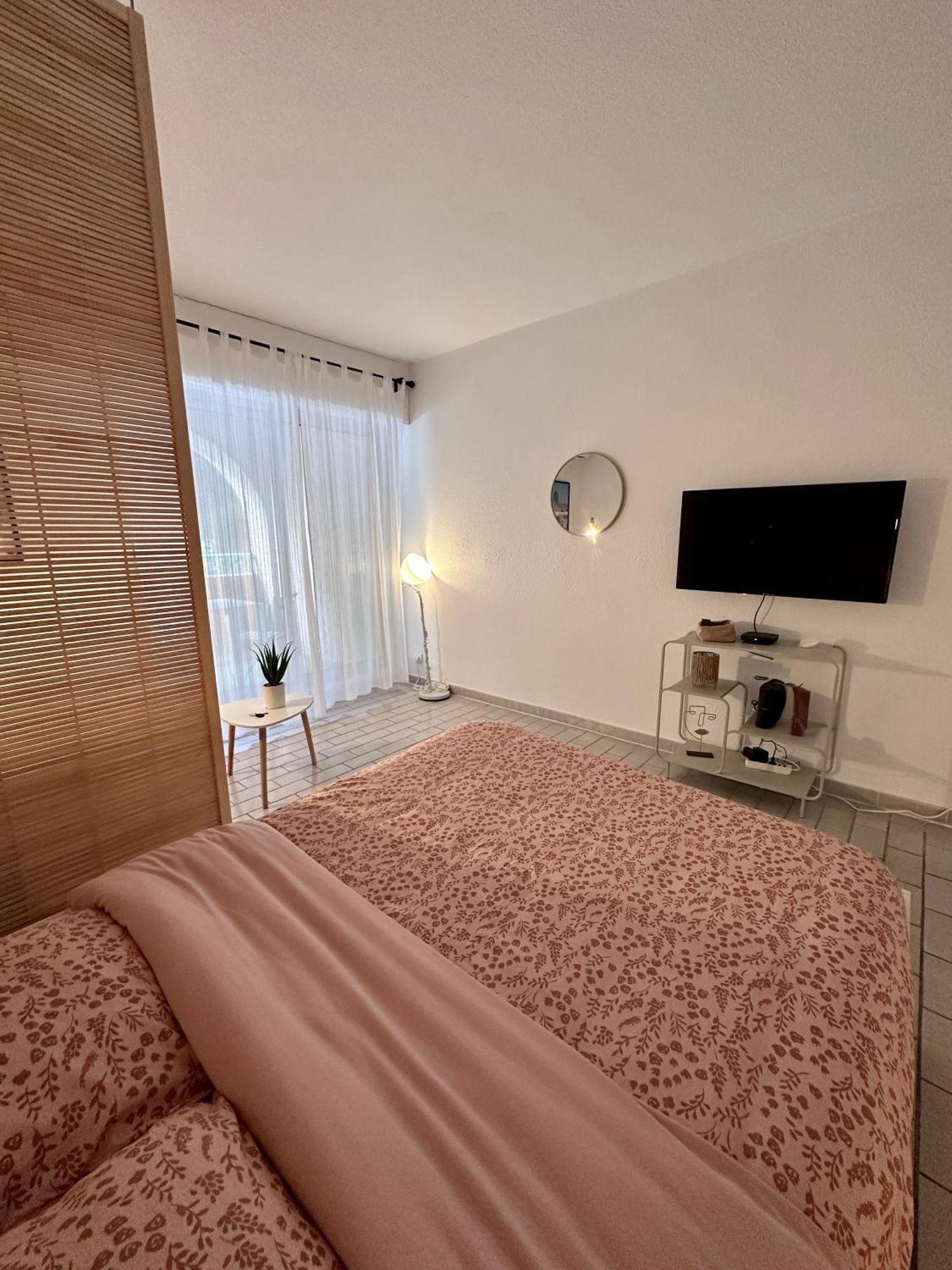 Studio Sur Le Port De Hyeres - A 2Min Des Plages, Clim & Balcon Exteriér fotografie