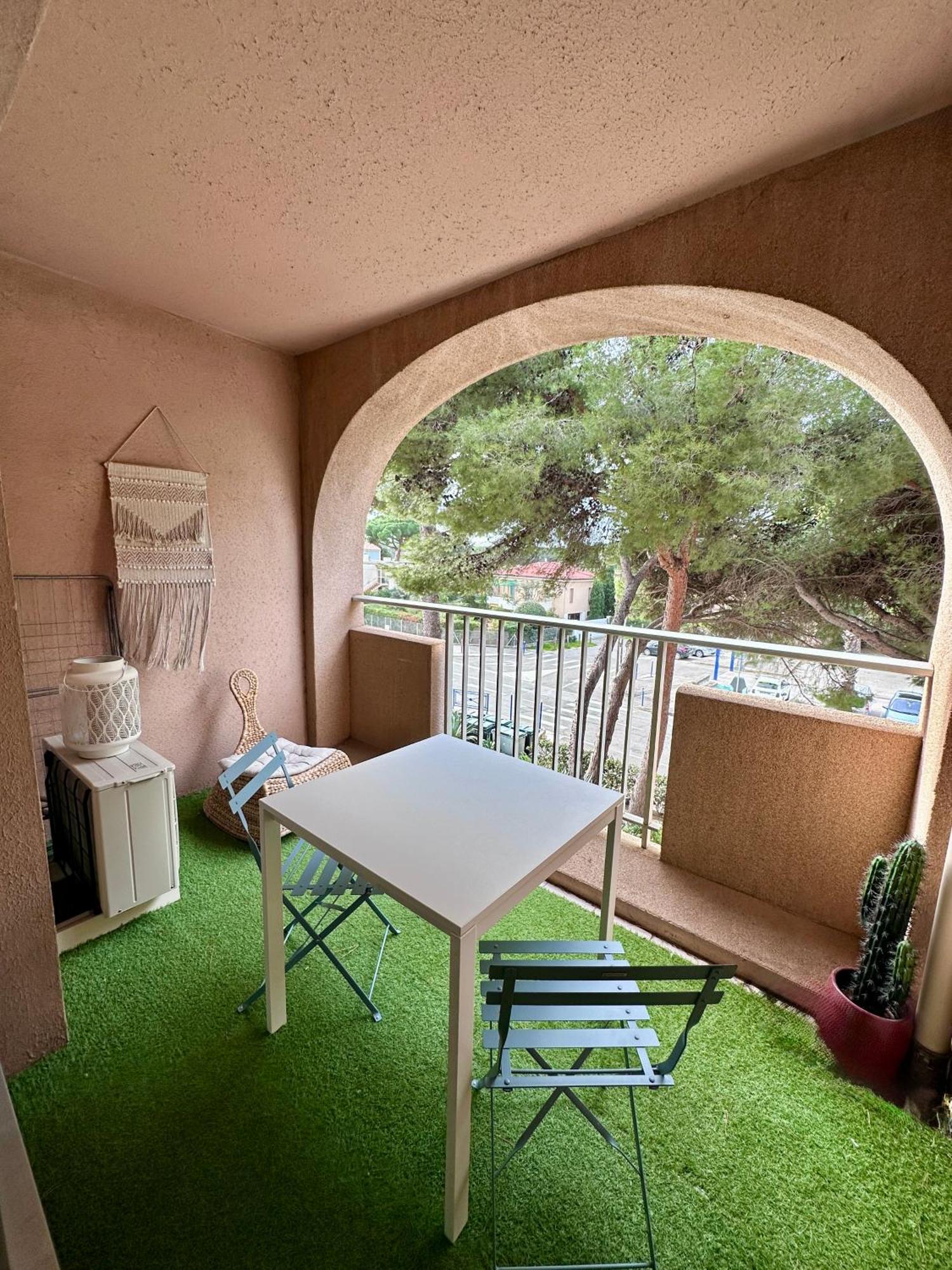 Studio Sur Le Port De Hyeres - A 2Min Des Plages, Clim & Balcon Exteriér fotografie